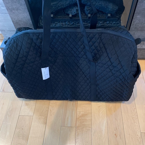 ‼️FIRM‼️ NWT Vera Bradley xl duffel bag classic black - Picture 5 of 12